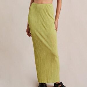 ‘PLISSE MIDI SKIRT’